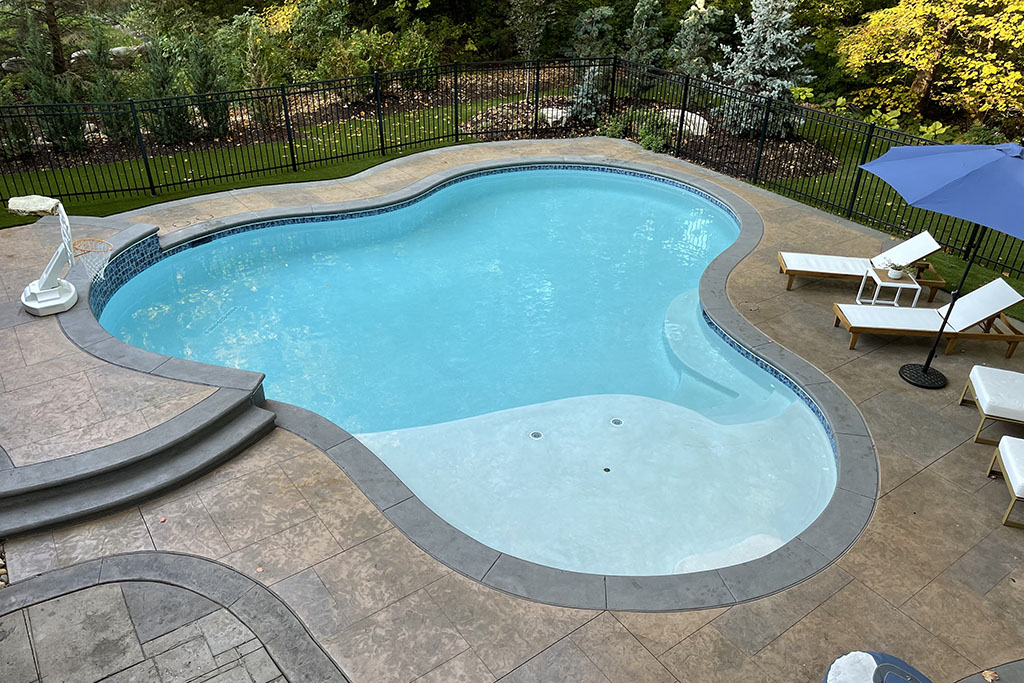 luxurious custom pool design by Signature Pools