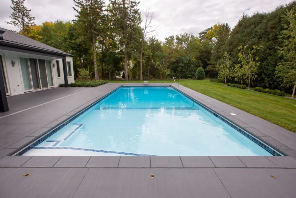 Splash of Modern custom pool design by Signature Pools